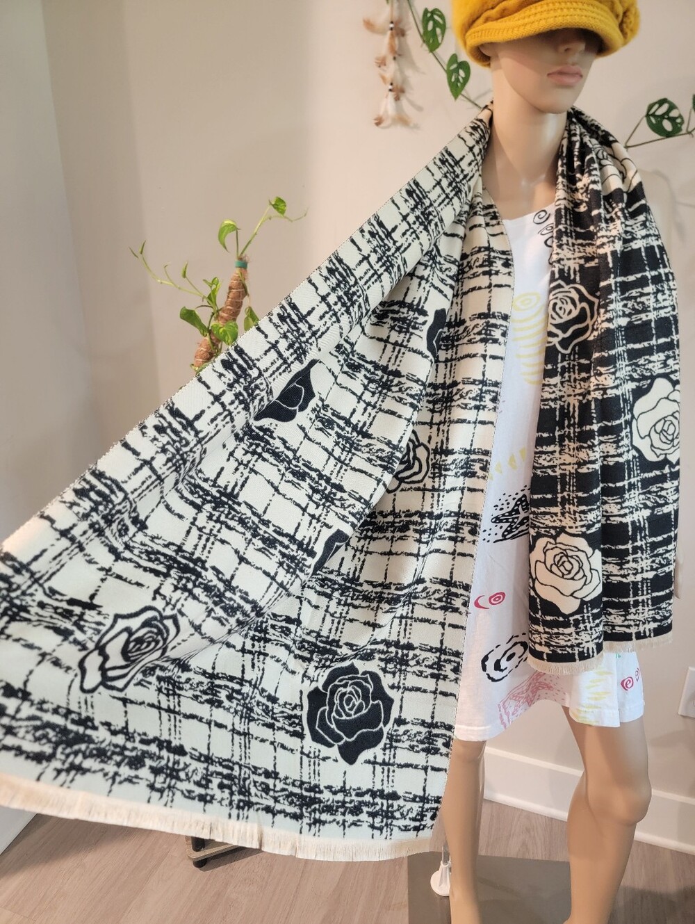 Elegant Black & White Floral Plaid Scarf Wrap Poncho Cape